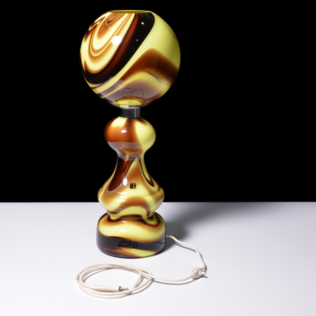 Large Carlo Moretti Table Lamp, 24″H, Leslie Pina Collection - Image 2